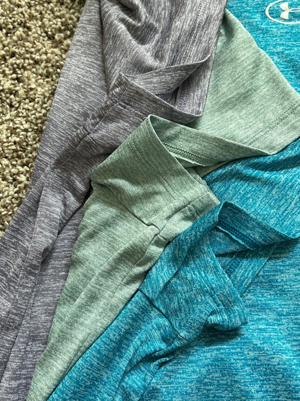 EUC Set of 3 Jewel Tone UA HeatGear Loose Fit Short Sleeve Tees-Blue/Mint/Purple - Picture 10 of 12